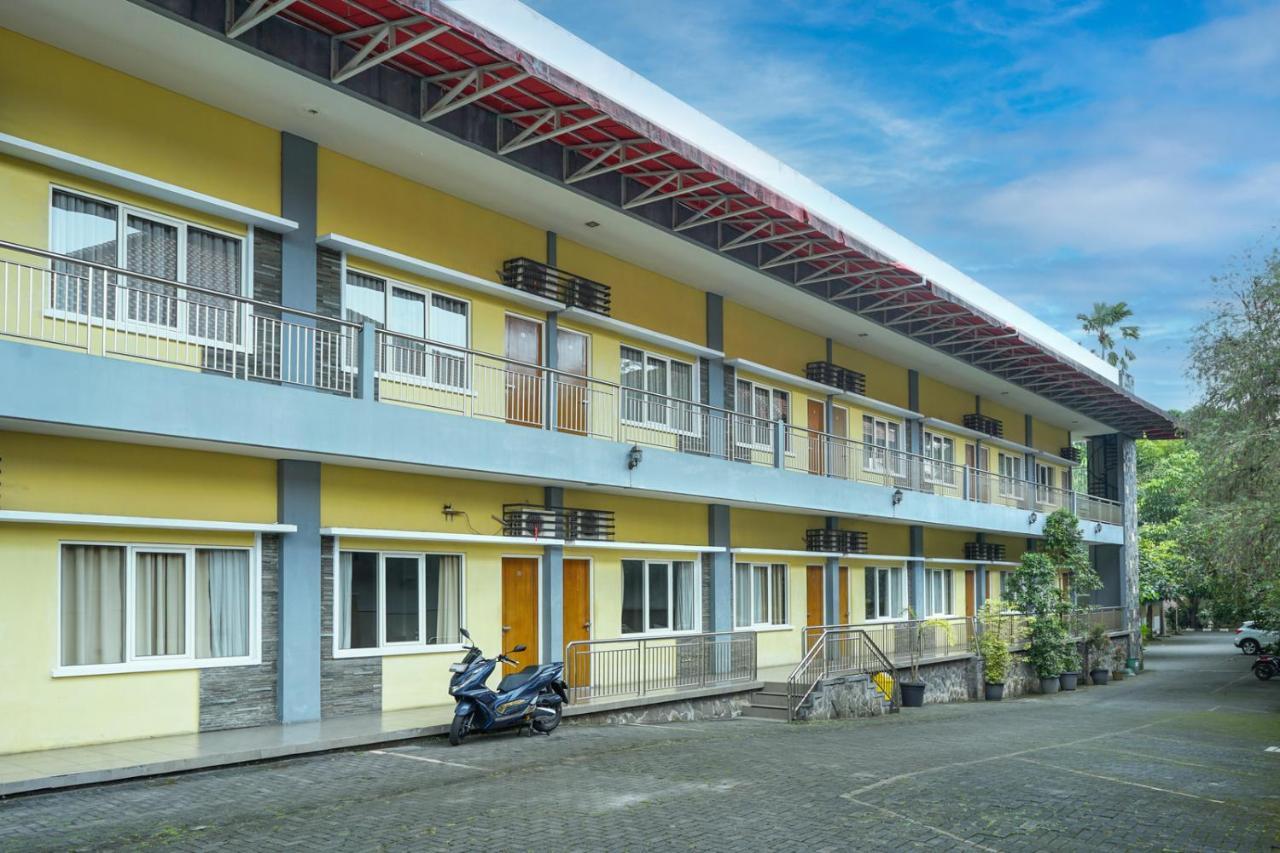 Front One Resort Indraloka Temanggung Exteriér fotografie